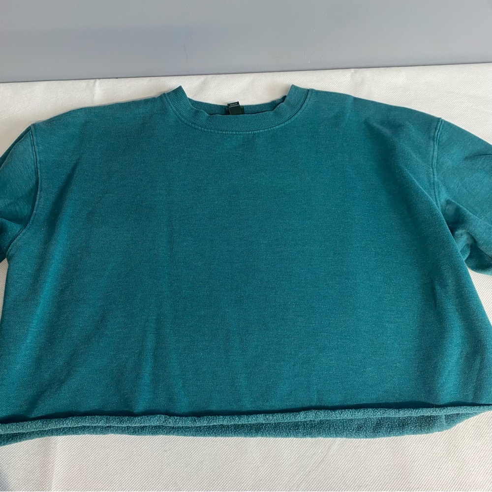 Wild Fable Green Women’s Cropped Sweatshirt Size Medium Teal New York - Picture 6 of 14